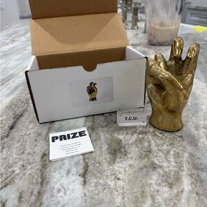 TSU Elegant Gold Hand Accent Decor